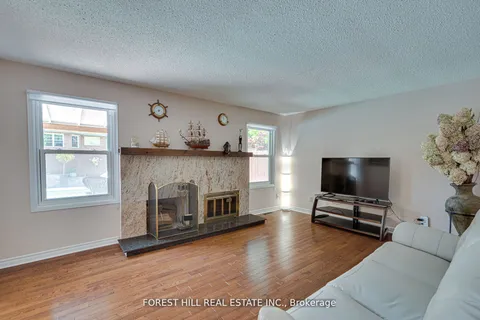 48 Haskell Cres, Aurora, ON L4G 5T3