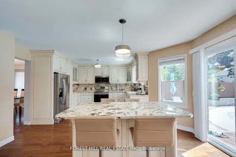 48 Haskell Cres, Aurora, ON L4G 5T3