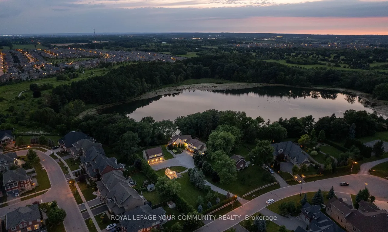 6 &amp; 8 Macleod Estate Crt, Richmond Hill, ON L4E 0B1