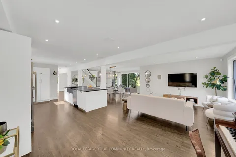 6 &amp; 8 Macleod Estate Crt, Richmond Hill, ON L4E 0B1