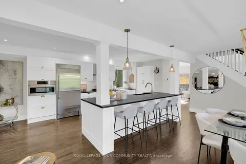 6 &amp; 8 Macleod Estate Crt, Richmond Hill, ON L4E 0B1