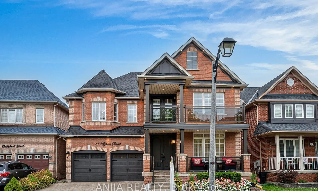 11 Ayhart St, Markham, ON L6E 1H7