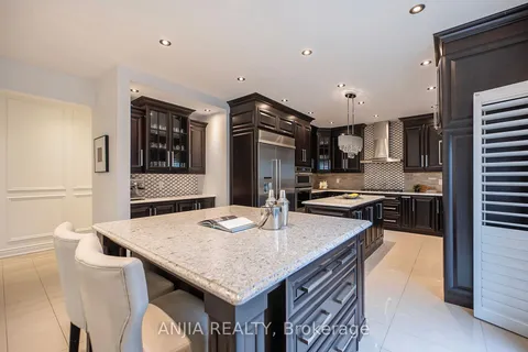 11 Ayhart St, Markham, ON L6E 1H7