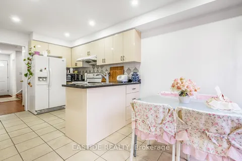 86 Oldhill St, Richmond Hill, ON L4C 9V1