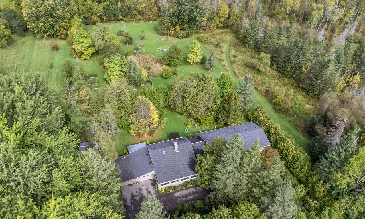 89 Pine Post Rd, Georgina, ON L4P 3C8