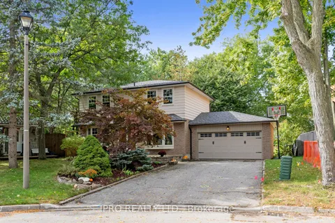136 Golf Club Crt, Richmond Hill, ON L4C 5C9