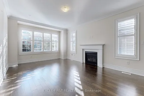 79 Novan Cres, Aurora, ON L4G 0X7