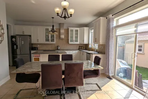 40 Allenby St, Vaughan, ON L4H 3P4