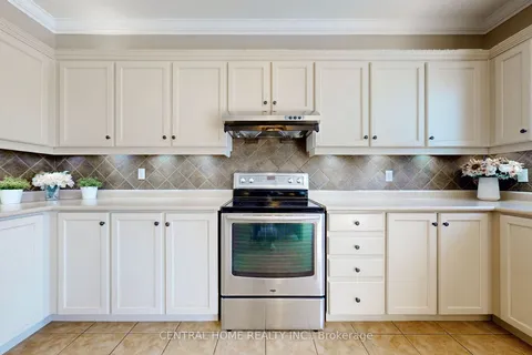49 Ferncroft Dr, Georgina, ON L4P 4B8