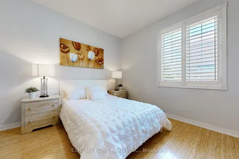 49 Ferncroft Dr, Georgina, ON L4P 4B8