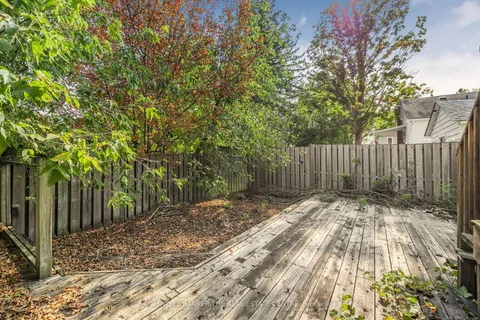 241 Muriel St, Newmarket, ON L3Y 3N2
