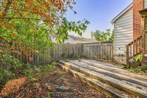 241 Muriel St, Newmarket, ON L3Y 3N2