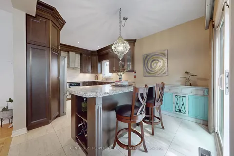 95 Old Colony Rd, Richmond Hill, ON L4E 3X2