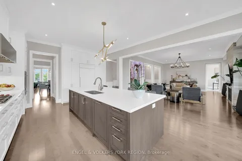 24 James Stokes Crt, King, ON L7B 1L6