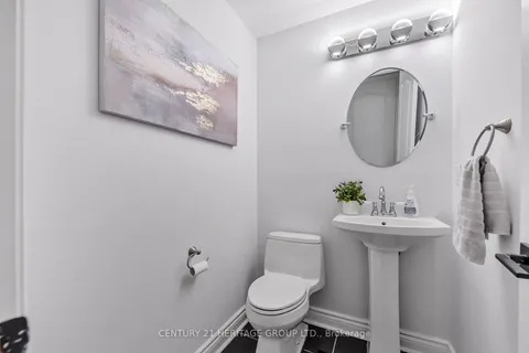 74 Lander Cres, Vaughan, ON L4J 8T8