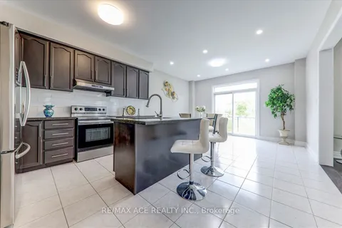 168 Rutherford Rd, Bradford West Gwillimbury, ON L3Z 0B4
