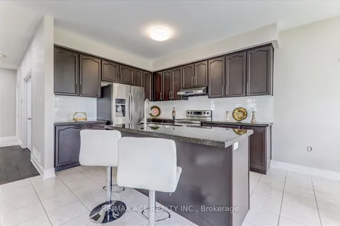 168 Rutherford Rd, Bradford West Gwillimbury, ON L3Z 0B4