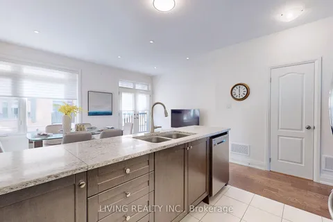 32 Teasel Way, Markham, ON L3R 9S3