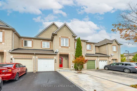 64 Bilbrough St, Aurora, ON L4G 7W4