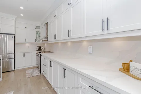 1268 Bardeau St, Innisfil, ON L9S 0K2