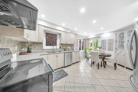 19 McCabe Cres, Vaughan, ON L4J 2S6