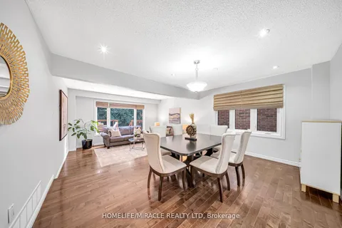 19 McCabe Cres, Vaughan, ON L4J 2S6