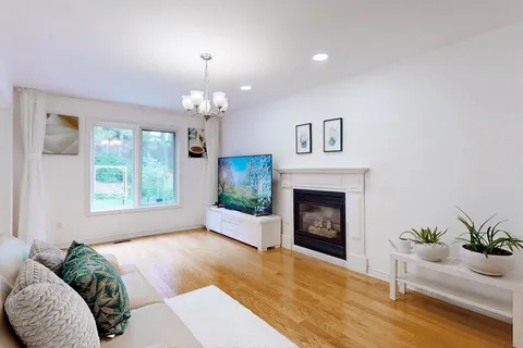 64 Bradgate Dr, Markham, ON L3T 7L9