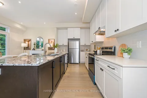 126 Credit Lane, Richmond Hill, ON L4E 1G9