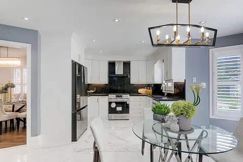 33 Campania Crt, Vaughan, ON L4H 1G4