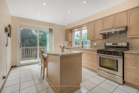 91 Eleanor Circ, Richmond Hill, ON L4C 6K6