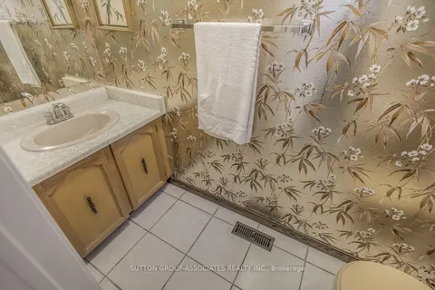 91 Eleanor Circ, Richmond Hill, ON L4C 6K6