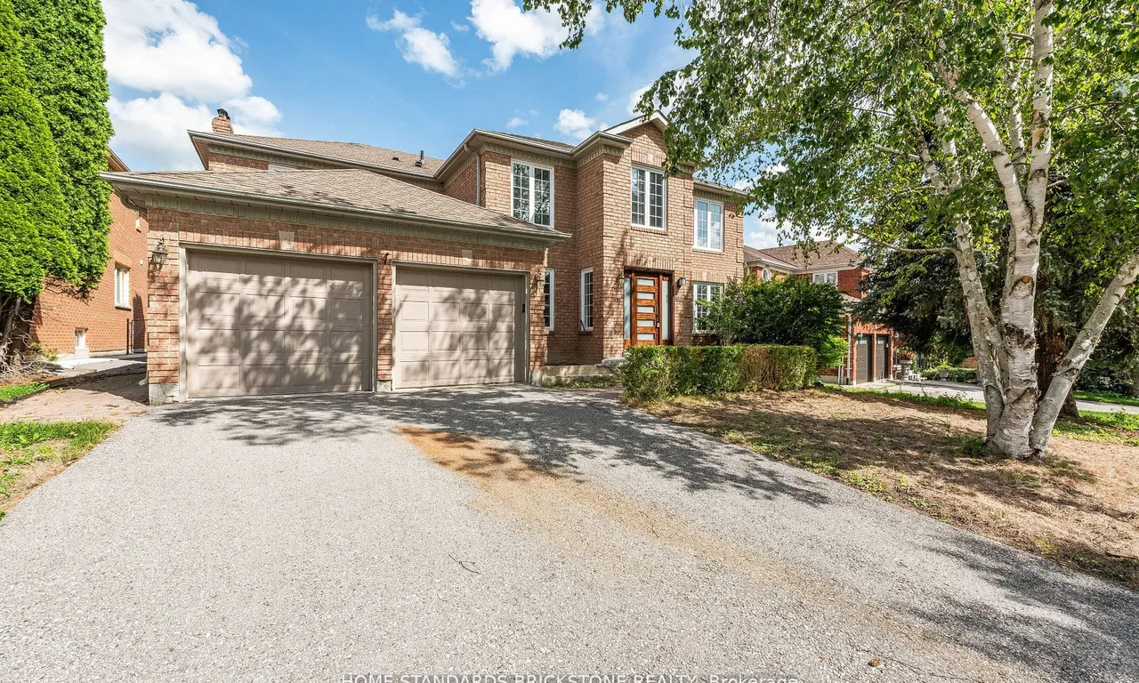 833 Lockwood Circ, Newmarket, ON L3X 1K8