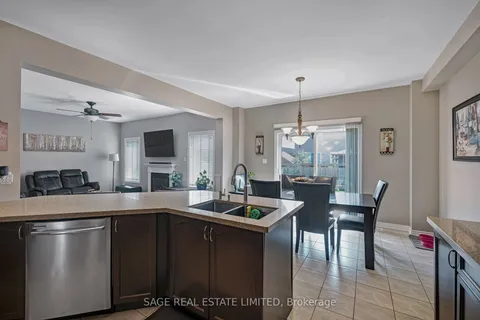 9 Wyndham Circ, Georgina, ON L0E 1R0