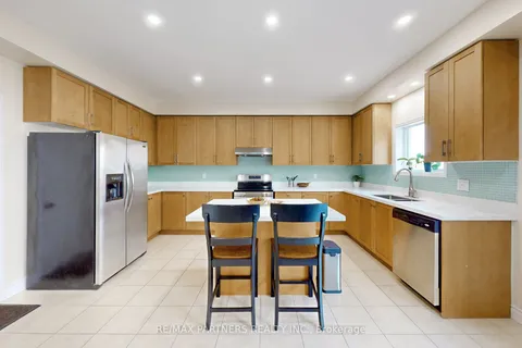 36 Westchester Cres, Markham, ON L6C 2X6