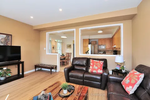 1 Almira Ave, Markham, ON L6B 1B9