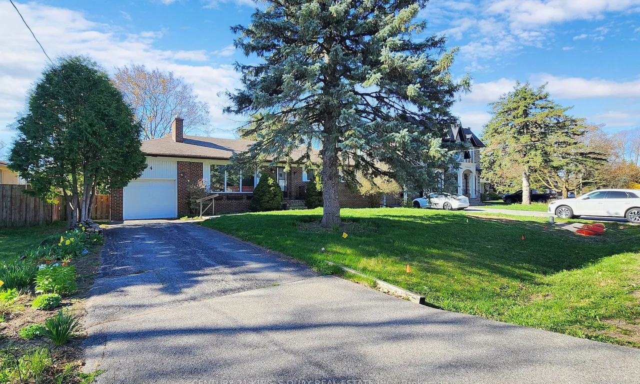 4 Honeybourne Cres, Markham, ON L3P 1P3