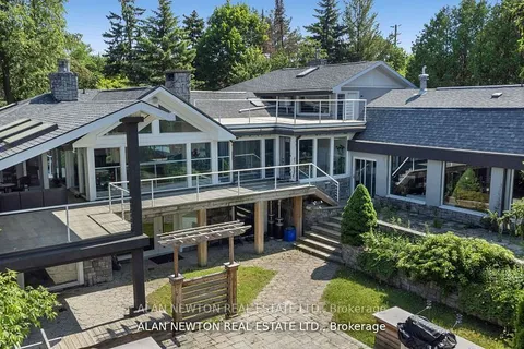 318 CENTRE St, Vaughan, ON L4J 1G7