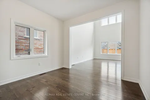 1042 Cole St, Innisfil, ON L9S 0J9