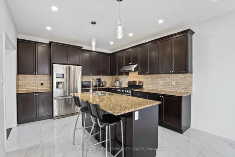 16 Hawke Cres, New Tecumseth, ON L0G 1W0