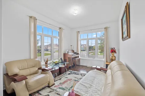 16 Hawke Cres, New Tecumseth, ON L0G 1W0
