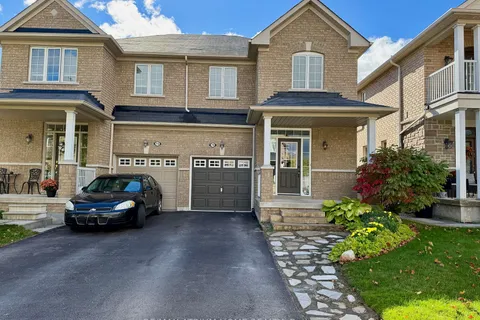 70 Lost Pond Cres, Whitchurch-Stouffville, ON L4A 0R4