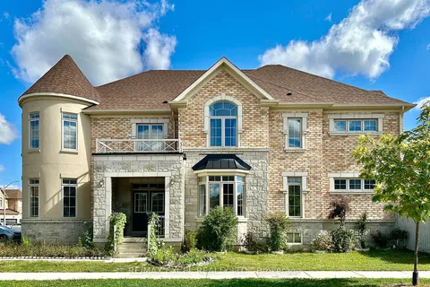 21 Tupling St, Bradford West Gwillimbury, ON L3Z 0W8