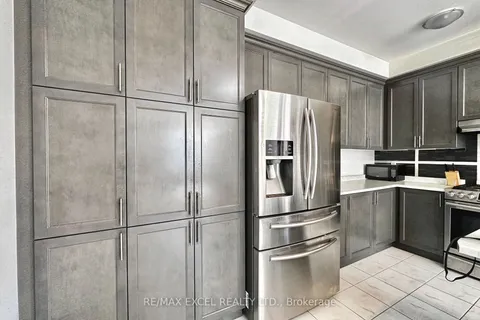 21 Tupling St, Bradford West Gwillimbury, ON L3Z 0W8