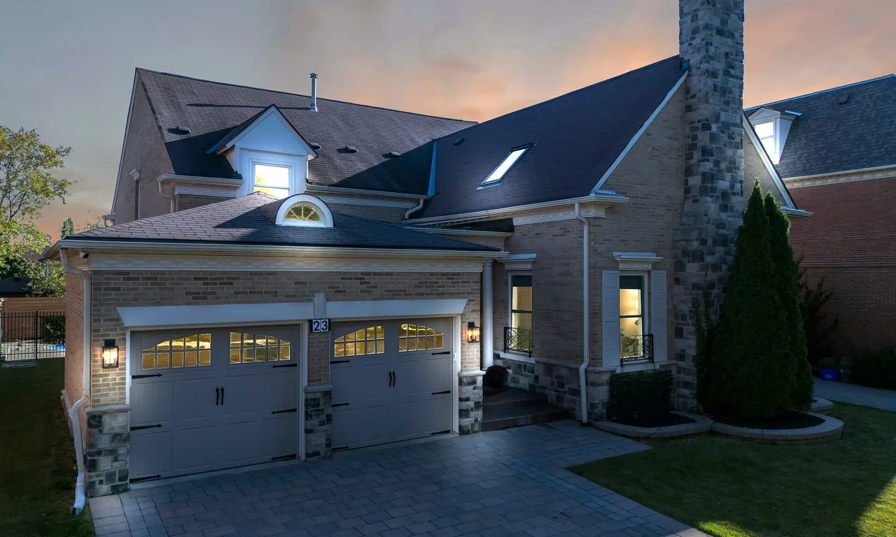 23 Highgrove Cres, Richmond Hill, ON L4C 7W9