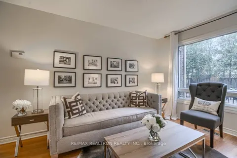 44 Constellation Cres, Richmond Hill, ON L4C 8J6
