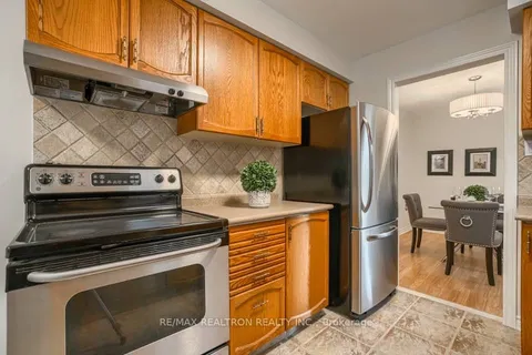 44 Constellation Cres, Richmond Hill, ON L4C 8J6
