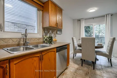 44 Constellation Cres, Richmond Hill, ON L4C 8J6