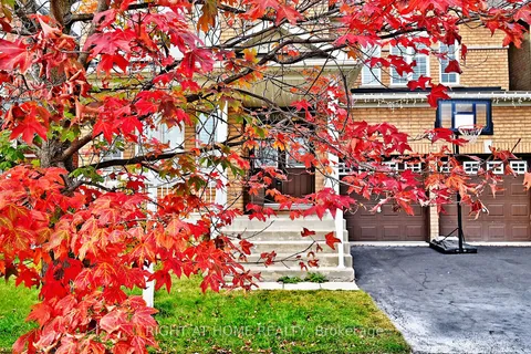 18 Halldorson Ave, Aurora, ON L4G 7Z2