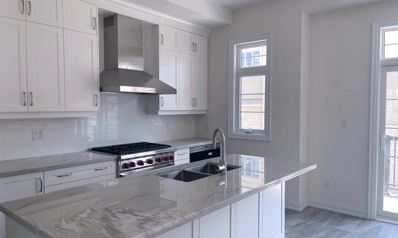4199 Major Mackenzie Dr, Markham, ON L6C 1K4