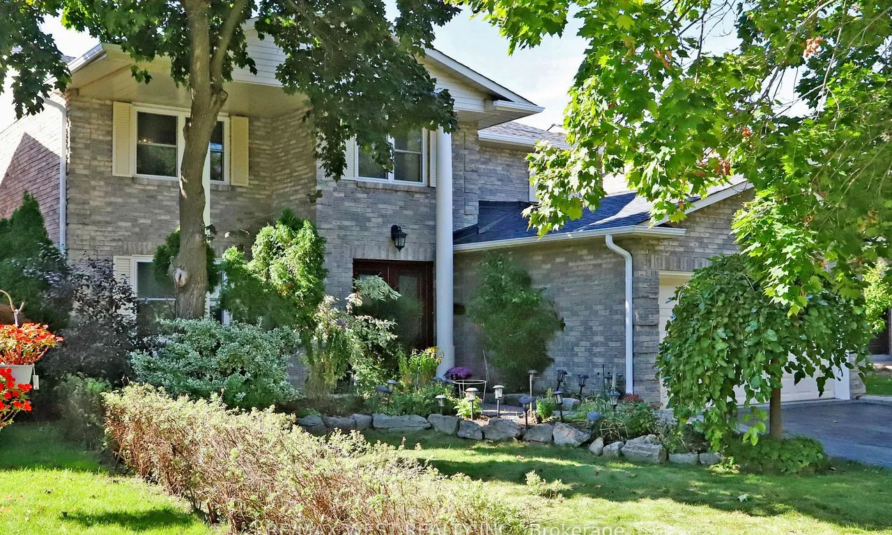 22 Dunvegan Dr, Richmond Hill, ON L4C 6K1